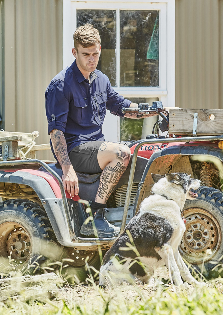 ZW460_Talent_Navy_03_bRToDlM